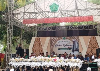 Safari Maulid Bersama Majelis Watta’lim Jabal Rohmah Bertempat Di Pantai Ungapan