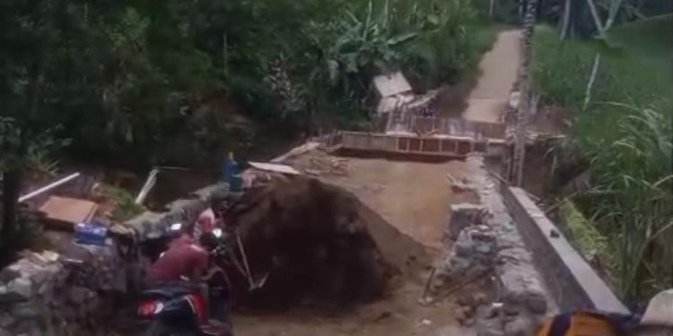 Jembatan Karangsari Di Plengseng Dalam Tarap Pembangunan PT Cipta Karya