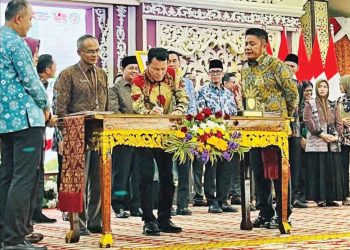 Wabub Empat Lawang, Arifa’i, S.H., menandatangani nota kesepakatan dengan BPS