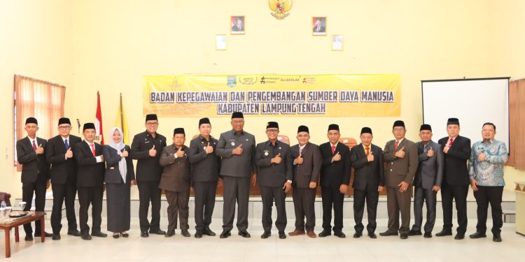 Bupati Lampung Tengah, Ardito Wijaya, resmi melantik 10 pejabat eselon II di lingkungan Pemerintah Kabupaten Lampung Tengah.