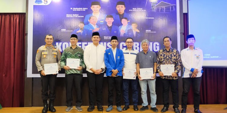 Hadiri Konferensi Cabang PMII Bantaeng, Bupati Uji Nurdin Minta Kawal Program Pemerintah