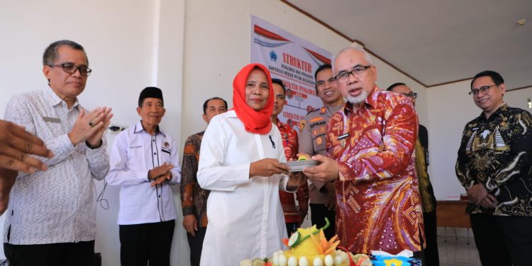 Wabup Bantaeng Resmikan Kantor Koperasi Merah Putih Kelurahan Letta