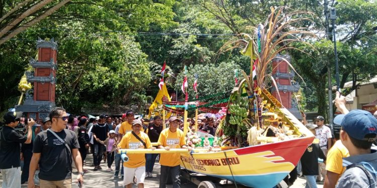 Perang Air Penuh Gelak Tawa Peserta Balekambang Camping Festival 2025 Di Pantai Balekambang
