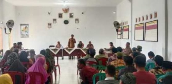 Kampung Pisang Indah Salurkan Insentif untuk Ketua RT, LINMAS, dan Kader