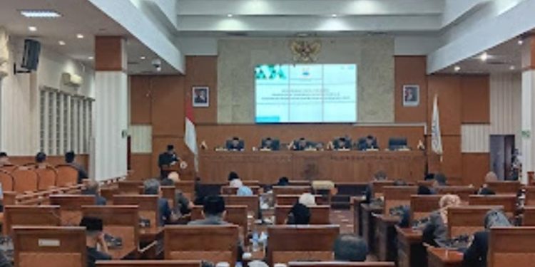 DPRD Kota Cimahi Sahkan Perubahan APBD 2025, Anggaran Pendidikan & Kesehatan Naik