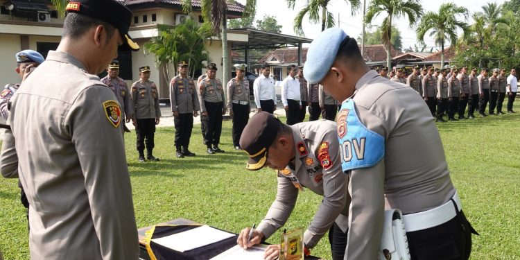 Kapolres Lampung Tengah Tegaskan Komitmen Perangi Narkoba lewat Penandatanganan Pakta Integritas
