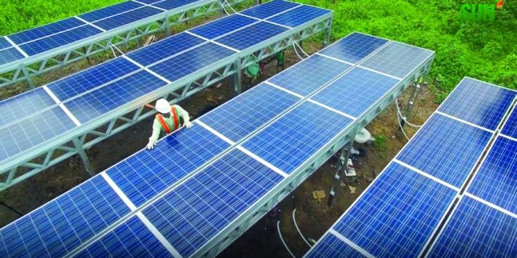 UMJ Serahkan Panel Surya untuk Mendukung Pertanian Hidroponik