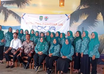 Pemdes Karangtengah Bersama TP- PKK Kecamatan Panggul Adakan Pembinaan Pokja PKK Desa.