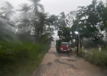 Jalan Alternatif Kabupaten di Balong Jadi Seperti Sungai, Warga Geram Akibat Lambatnya Penanganan Bina Marga