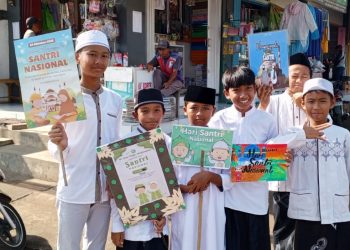 Hari Santri Nasional 2025, SDN 1 Wonokerto Gelar Upacara dan Kirab Keliling Kampung