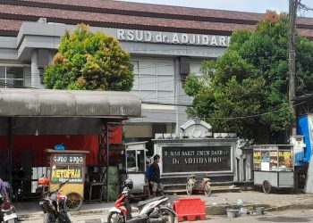 “RSUD Adjidarmo Dikecam Keras! Pasien Terlantar, Obat Bius Kosong — Pelayanan Publik Gagal Total!”