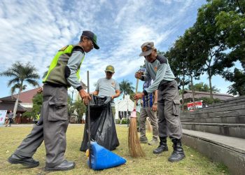 Pemkot Cimahi dan KLHK Gelar Aksi Nyata Jumat Bersih Sampah di Alun-Alun Cimahi
