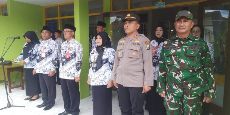 Upacara HUT PGRI ke-80 dan Hari Guru Nasional di Bantur Berlangsung Khidmat