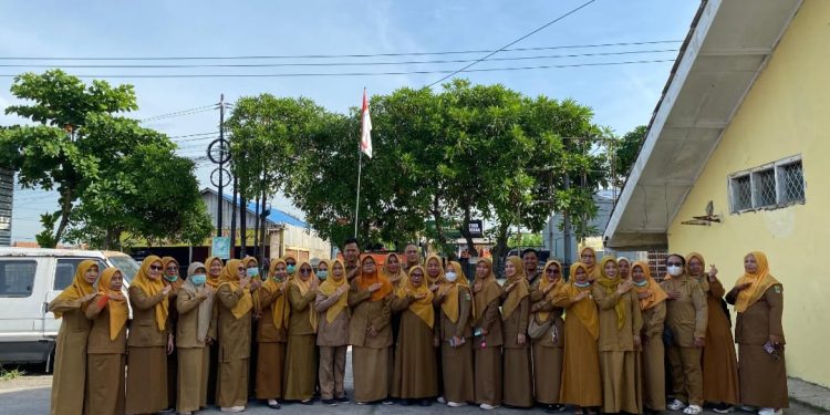 UPTD Puskesmas Rengasdengklok Gelar Apel Pagi, Perkuat Komitmen Pelayanan Kesehatan