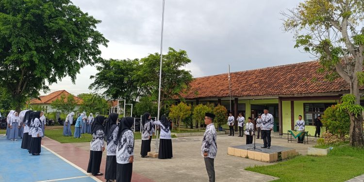 SMK PGRI 3 Karawang Semarakkan Peringatan Hari Guru Nasional 2025
