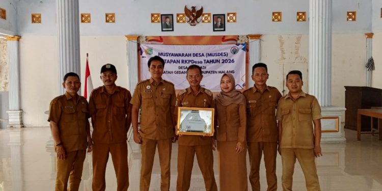 Sidodadi Patut Berbangga Kades Soelan Mendapat Sertifikat Penghargaan Dari Tabloid Pilar Post Sebagai Desa Moderasi Guyup Rukun Terbaik 2025