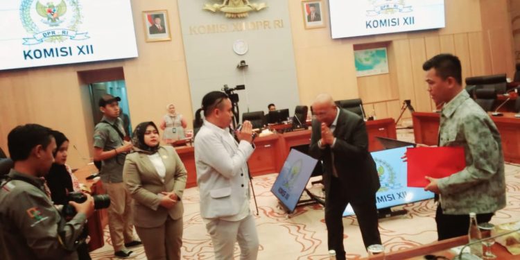 Warga Jayasari Mengadu ke DPR RI: Empat Tahun Berjuang Lawan Dugaan Perampasan Lahan Tambang Pasir