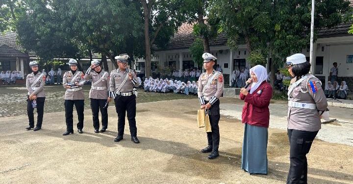 Gaungkan Sosialisasi Ops Zebra Lodaya, Satlantas Polres Karawang Sapa Pelajar Lewat Program Police Goes to School