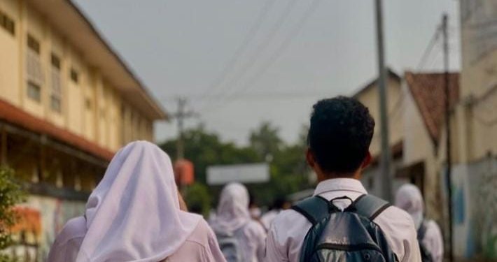 Kontroversi Wacana Sekolah Enam Hari di Jawa Tengah, Petisi Penolakan Tembus 25 Ribu Dukungan