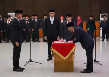 Bupati Bekasi Ade Kuswara Kunang Resmi Lantik Endin Samsudin sebagai Sekda Definitif