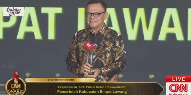 “Zero to Hero” Menurunkan Konflik Hingga 60% Bupati Empat Lawang Raih Penghargaan CNN Indonesia Award 2025