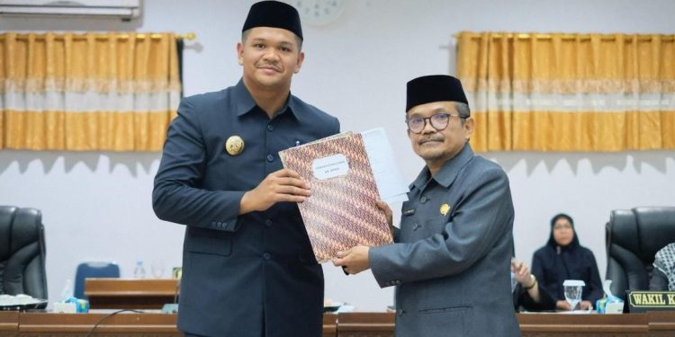 Pemkab Bantaeng Sahkan APBD 2026, Bupati Uji Nurdin Beri Apresiasi Peran Anggota Dewan