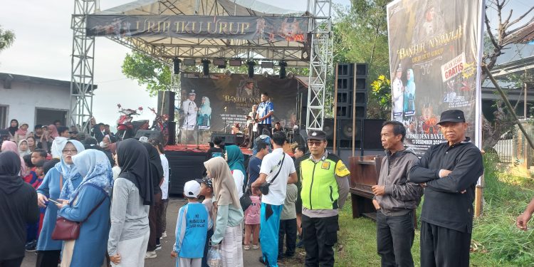 AKP Totok Suprapto, S.H. Pimpin Pengamanan Rangkaian Kegiatan Bersih Desa Bantur 2025