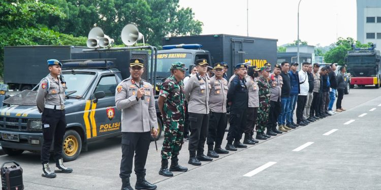 Polres Karawang Kawal Ketat Aksi Unjuk Rasa Ormas di Kawasan Industri KIIC