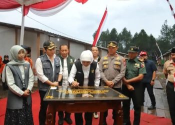 Gubernur Khofifah Resmikan Huntara dan Masjid di Ngrandu: Dorong Pemulihan Ekonomi Warga Terdampak Longsor