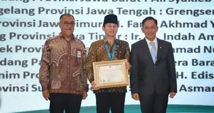 Kementerian Lingkungan Hidup RI Berikan Apresiasi kepada Bupati Trenggalek dan 3 Desa di Kabupaten Trenggalek