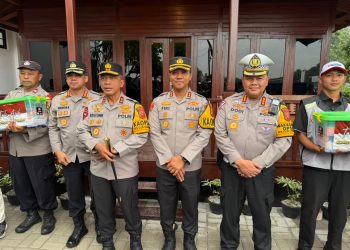Kapolda Jabar Tinjau Arus Lalu Lintas Tol Jakarta–Cikampek di Hari Pertama Operasi Nataru Lodaya 2025