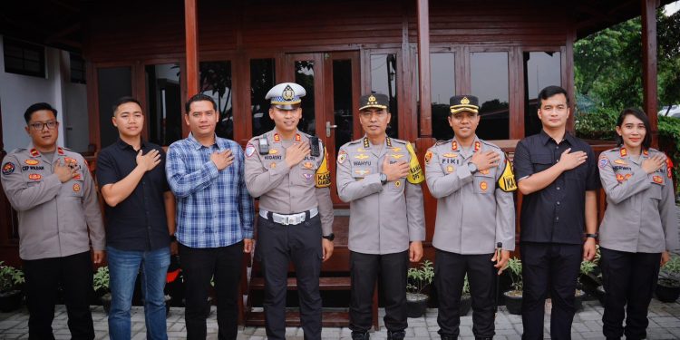 Irwasum Polri Tinjau Kesiapan Pengamanan Nataru di KM 57 Tol Japek, Kapolres Karawang Imbau Masyarakat Patuhi Aturan Lalu Lintas