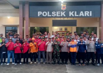 Polsek Klari Gelar Apel Gabungan Pengamanan Malam Tahun Baru 2026