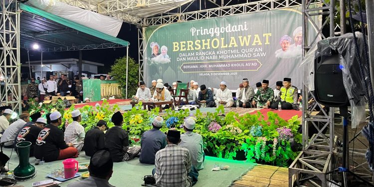 Kapolsek Bantur Hadiri Pringgodani Bersholawat : Khotmil Quran: Menjemput Keberkahan Wahyu Illahi Dan Peringati Maulid Nabi Muhammad, SAW