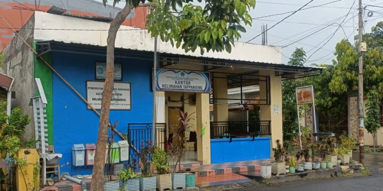 Lurah Tappanjeng Serahkan Bukti Percakapan ke Kuasa Hukum Terkait Dugaan Penyebaran Berita Bohong