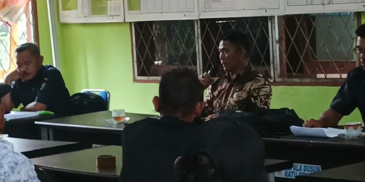Warga Desa Ujan Mas Ulu Desak Kades Mundur, Diduga Selewengkan Dana dan Alihkan Aset Desa