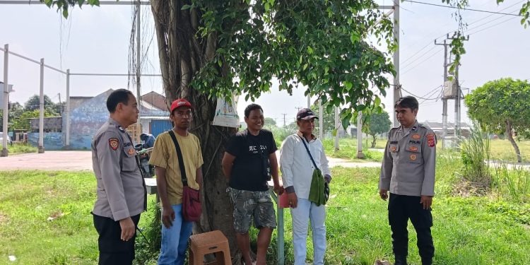 Polsek Rengasdengklok Gencarkan Sosialisasi TPPO, Warga Diimbau Waspadai Penyalur Tenaga Kerja Ilegal