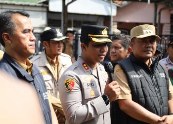 Kapolres Karawang Tegaskan Keselamatan Warga Jadi Prioritas Utama Penanganan Banjir