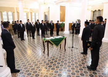 Lantik 10 Pejabat Pemprov Banten, Gubernur Andra Soni Terapkan Manajemen Talenta Berbasis Kinerja