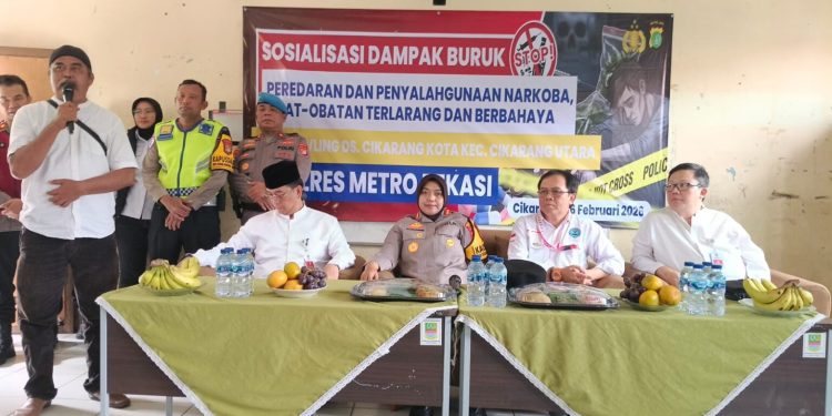 Kapolres Metro Bekasi Sosialisasikan Bahaya Peredaran Obat Terlarang di SDN 01 Cikarang Kota