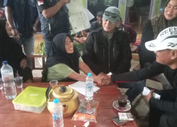 Warga Desa Sukamanah Kecamatan Malingping Terima Bantuan Tali Asih dari PT. Waskita Karya Terkait Pembangunan Irigasi di Cibinuangeun