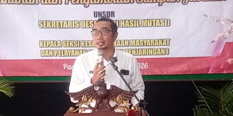 Camat Pagerwojo Hadiri Pelantikan Dua Perangkat Desa Pagerwojo