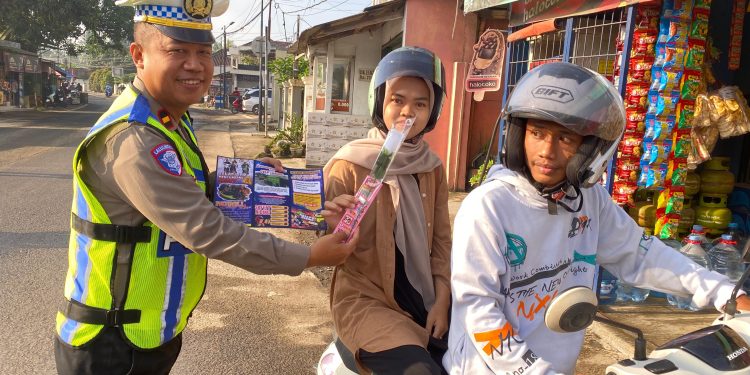 Hari ke-13 Operasi Keselamatan Maung 2026, Sat Lantas Polres Lebak Gelar Kegiatan di Simpang Aweh