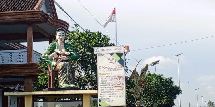 Pasang Bendera Rusak Dan Kusam ,Sobek Tetap Berkibar Di Halaman ,Management Klinik Trimulyo Pagelaran Terancam Denda Sebesar Rp 100 Juta