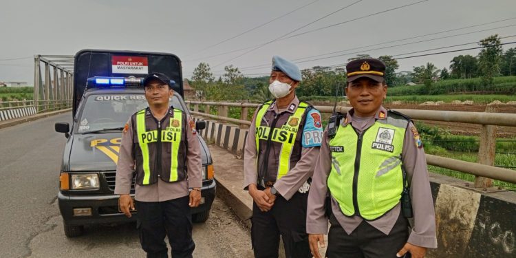 Patroli Blue Light Gabungan Polres Malang (Sat Samapta) Bersama Polsek Bantur Dan Polsek Pagelaran Antispasi Balap Liar