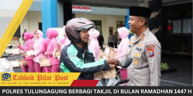 POLRES TULUNGAGUNG BERBAGI TAKJIL DI BULAN RAMADHAN 1447 H