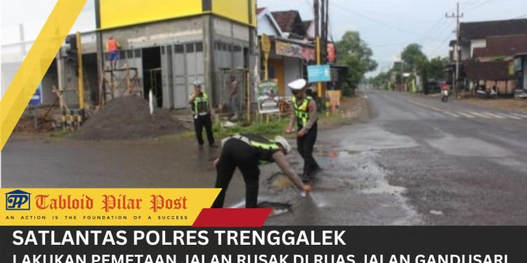 POLRES TULUNGAGUNG BERBAGI TAKJIL DI BULAN RAMADHAN 1447 H