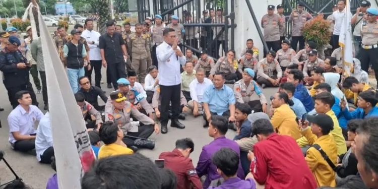Kapolda Banten Turun Langsung Amankan Aksi BEM Se-Provinsi Banten di KP3B, Situasi Berlangsung Aman dan Kondusif