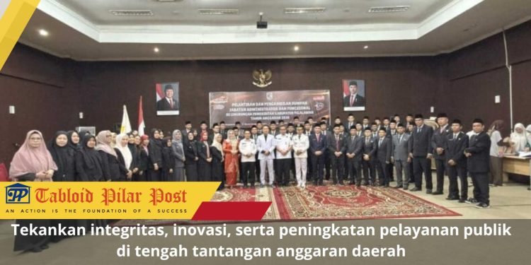 Wabup Pelalawan Husni Tamrin Lantik 62 Pejabat Administrator dan Fungsional
