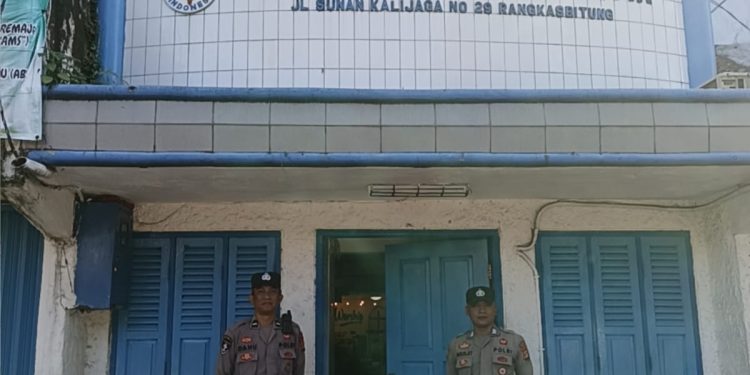 Antisipasi Gangguan Kamtibmas,KSPKT III Polsek Rangkasbitung Polres Lebak Giat Patroli Mobile Ke Gereja Bethel Rangkasbitung